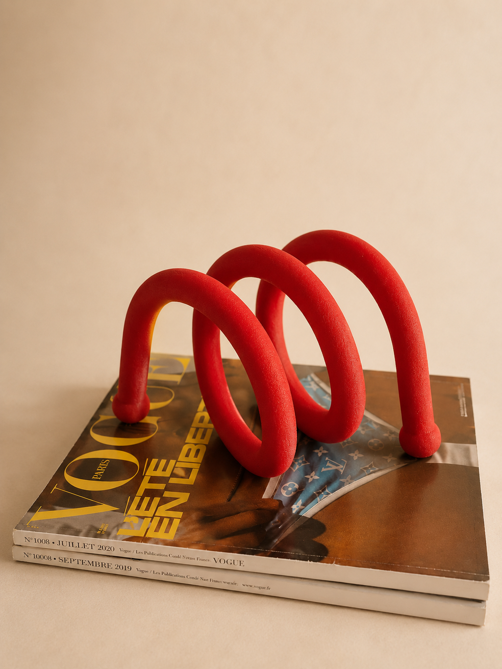 Objet décoratif sculptural Porte Magazines Design