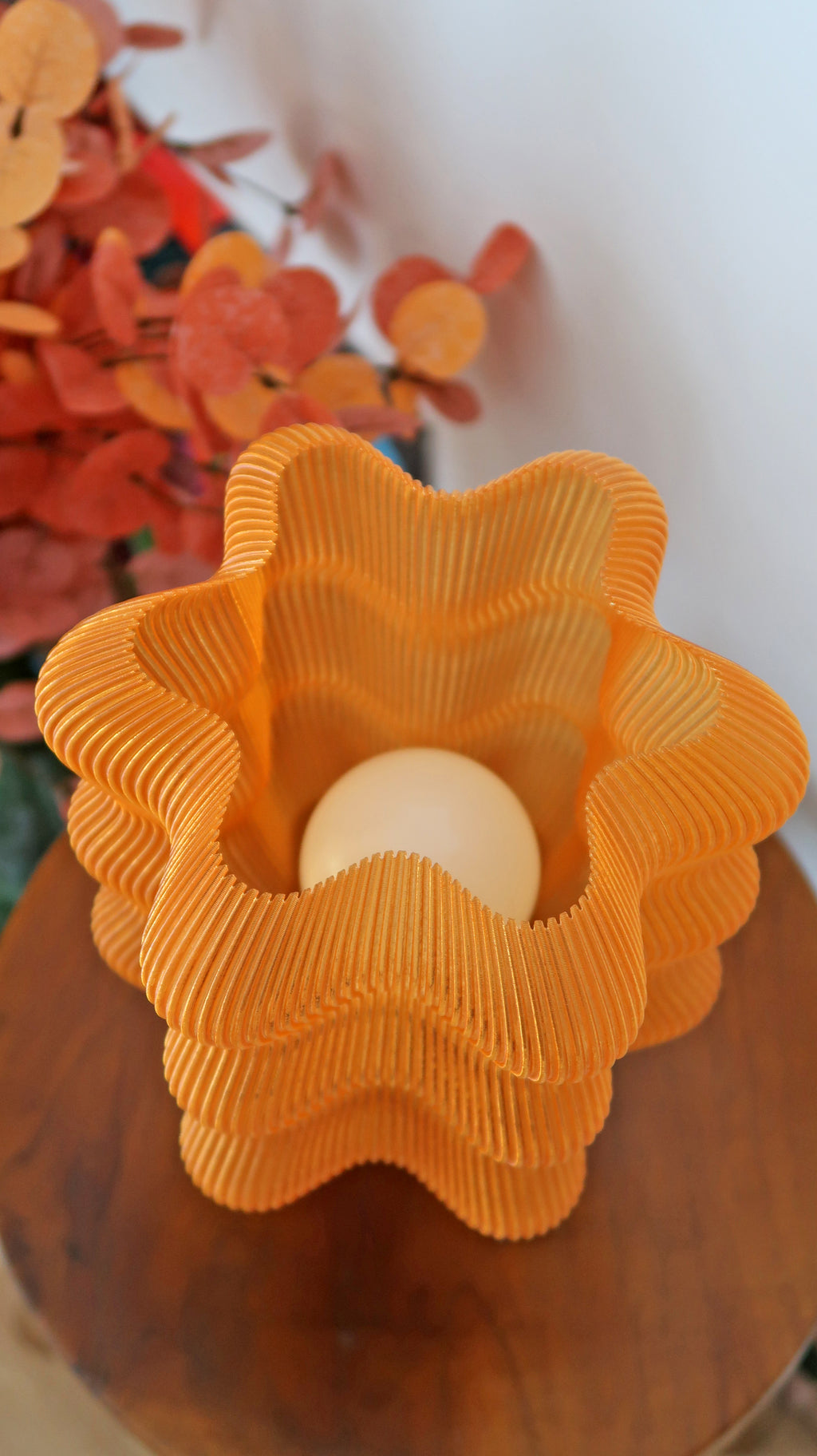 Lampe design ondulée orange foncé scintillant