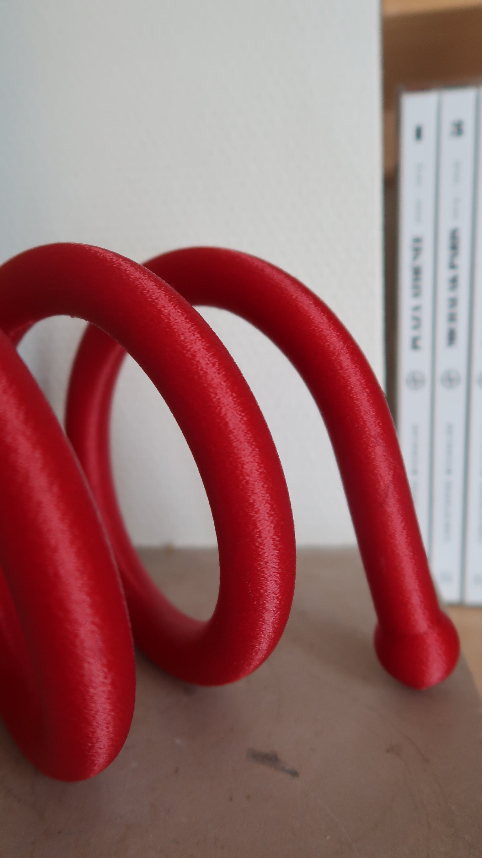 Objet décoratif sculptural Porte Magazines Design